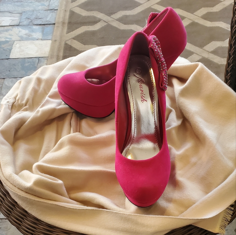 Hot Pink 8 1/2 Aourish Heels